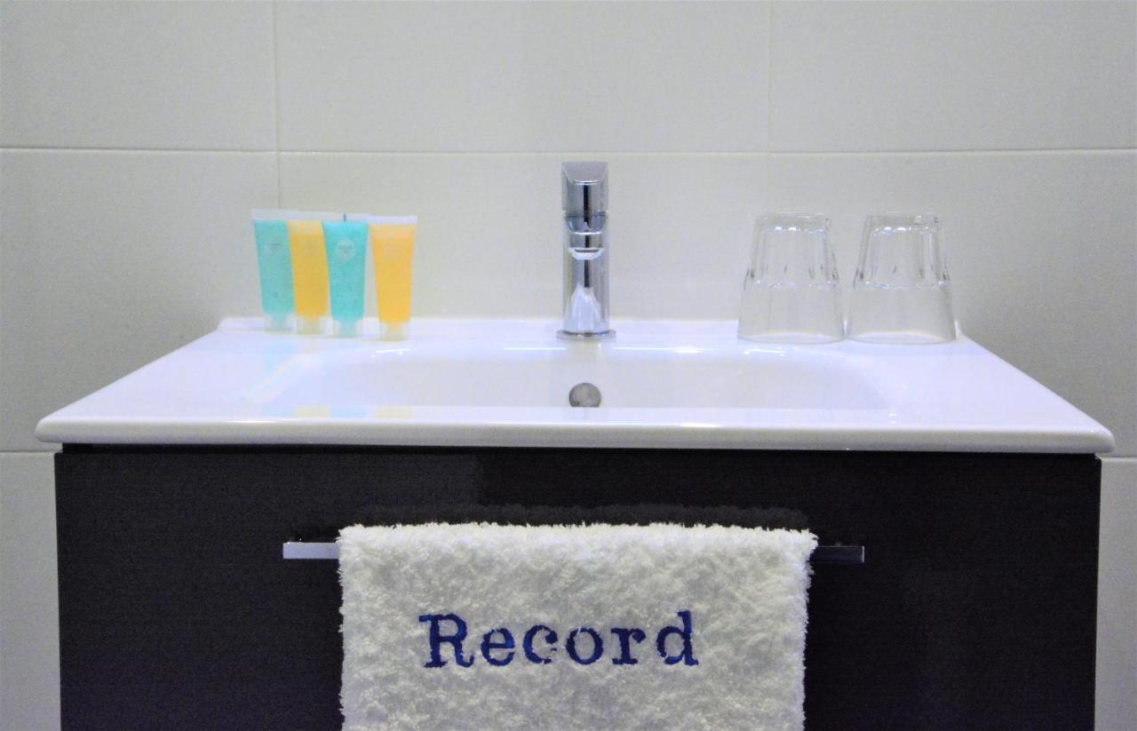 Hotel Record Сан Себастиан Екстериор снимка